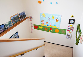 岐阜県多治見市の総合福祉ひまわり 廊下